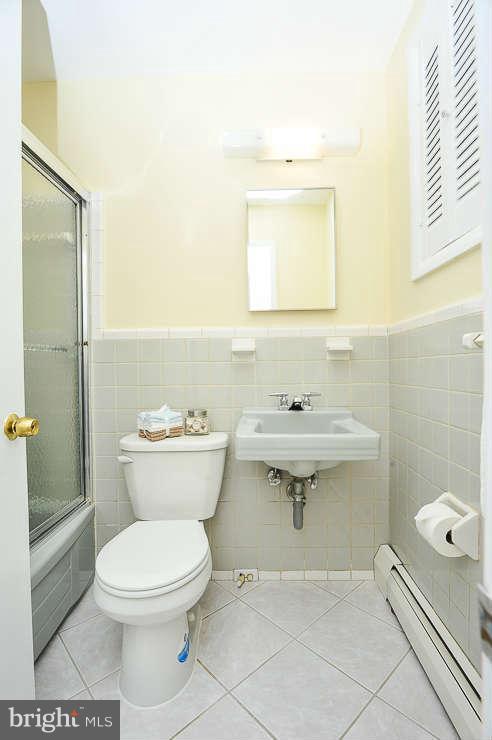 507 Moorefield Road Southwest Vienna, VA 22180 - Photo 12 of 30 Bath