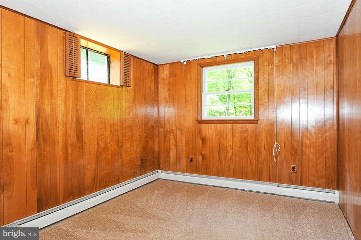 507 Moorefield Road Southwest Vienna, VA 22180 - Photo 26 of 30 Bedroom