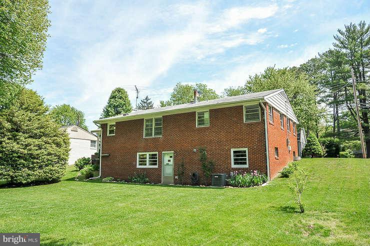 507 Moorefield Road Southwest Vienna, VA 22180 - Photo 30 of 30 Exterior (Rear)