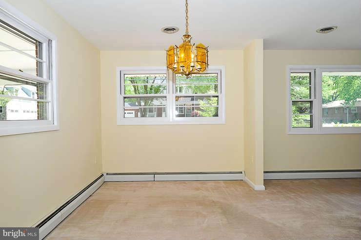 507 Moorefield Road Southwest Vienna, VA 22180 - Photo 8 of 30 Dining Room