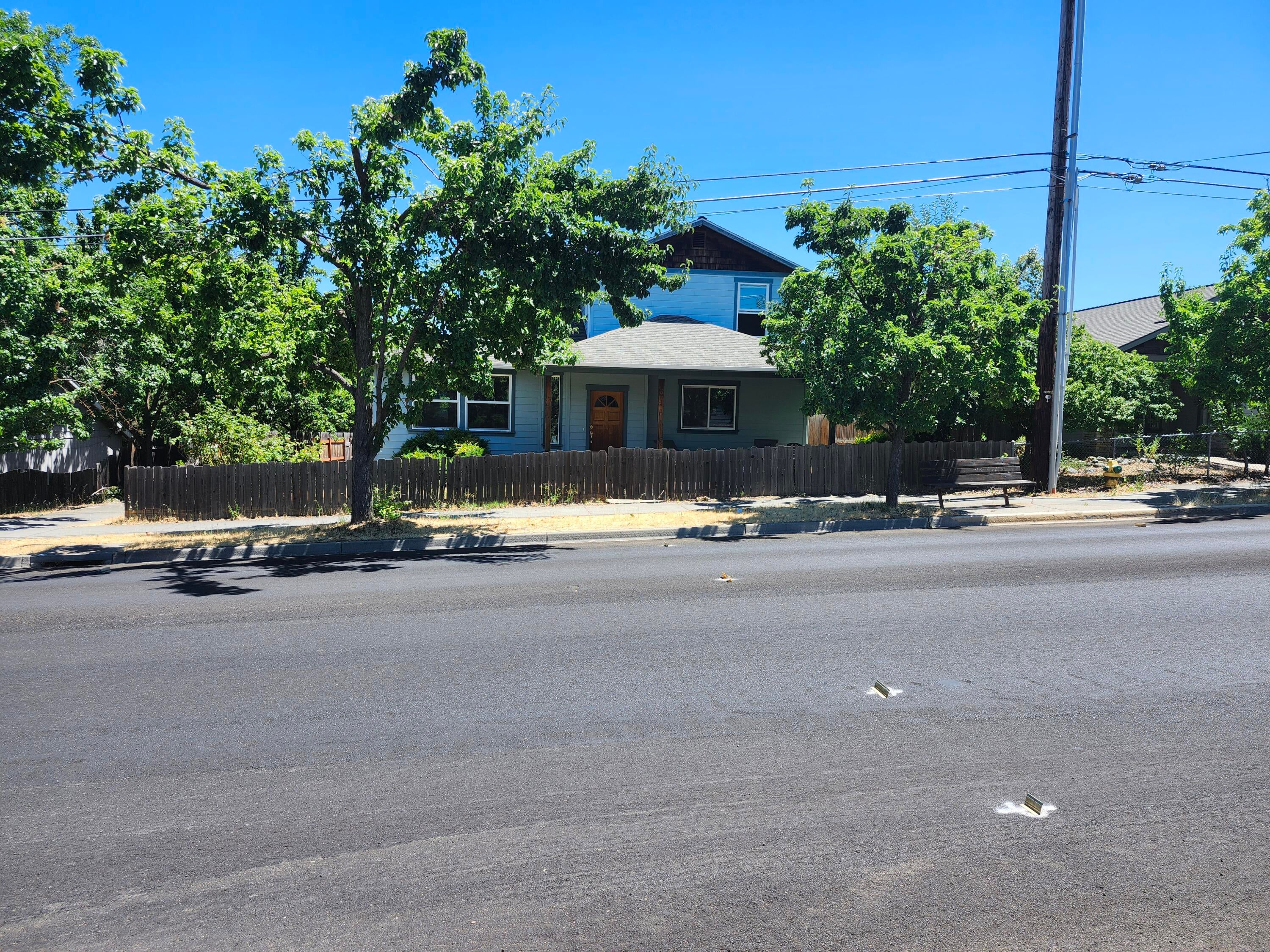 996 Spring Way Ashland, OR 97520 - Photo 2 of 16 Photo 2