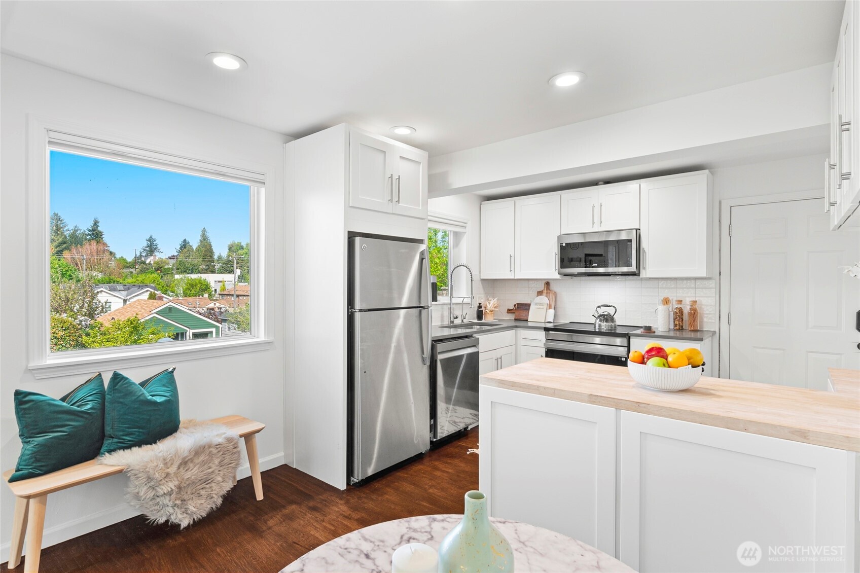 5620 38th Avenue Southwest Seattle, WA 98126 - Photo 11 of 39