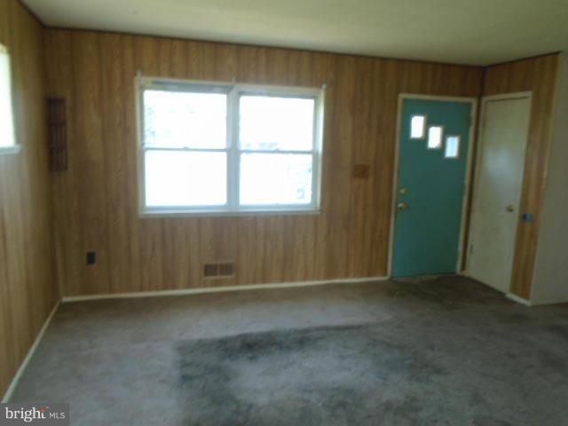 9755 Bird River Road Baltimore, MD 21220 - Photo 3 of 30 Living Room