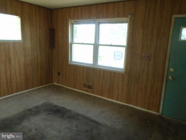 9755 Bird River Road Baltimore, MD 21220 - Photo 4 of 30 Living Room