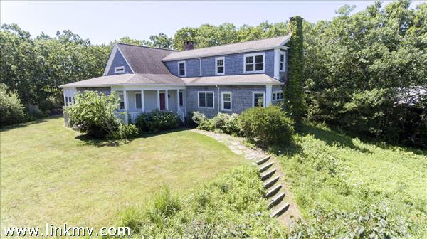 8 Fishermans Knot Road Edgartown, MA 02539 - Photo 4 of 19 http://d1qzqeyxiitrap.cloudfront.net/photos/32719/600/a16afde9.jpg