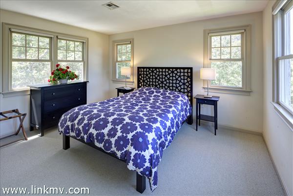 8 Fishermans Knot Road Edgartown, MA 02539 - Photo 10 of 19 http://d1qzqeyxiitrap.cloudfront.net/photos/32719/600/e682dfcc.jpg