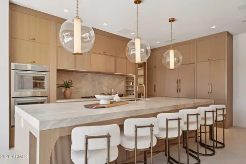 $4,749,000 | 5761 North Echo Canyon Circle, Phoenix, AZ 85018