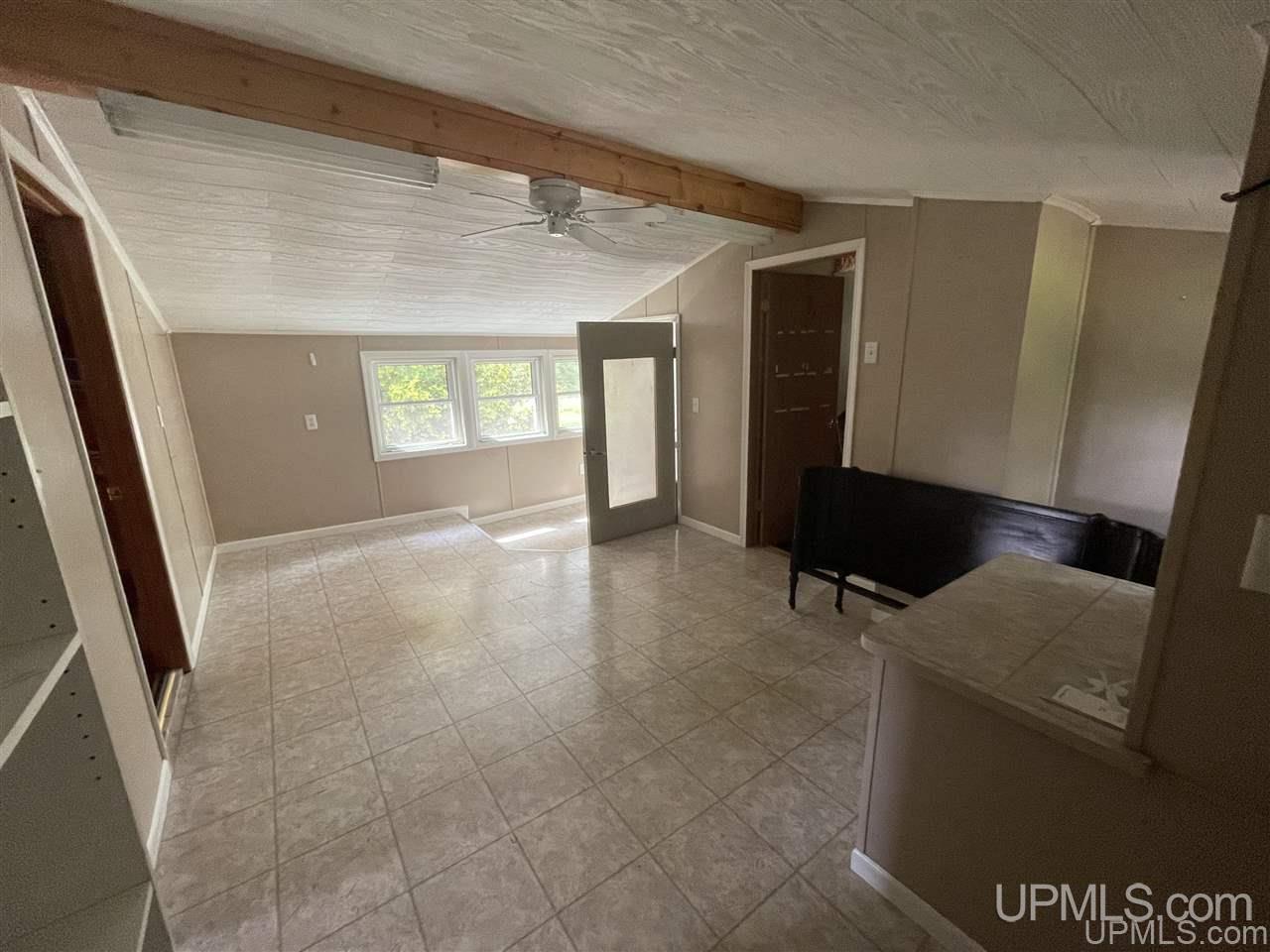 5340 12th Road Escanaba, MI 49829 - Photo 13 of 38