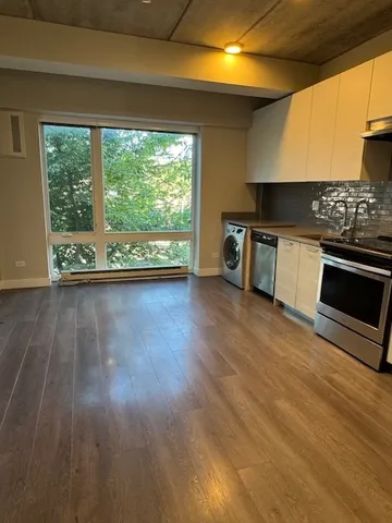 $1,425 | 2407 West Eastwood Avenue, Unit 406, Chicago, IL 60625