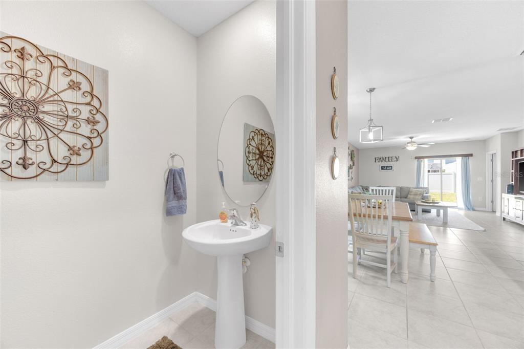 9434 Lemon Drop Loop Sun City Center, FL 33573 - Photo 7 of 46