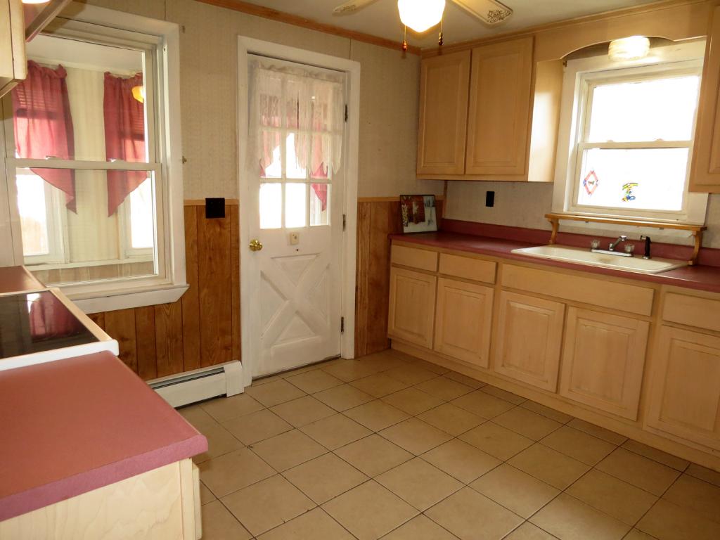 120 Merrill Street Springfield, VT 05156 - Photo 8 of 21