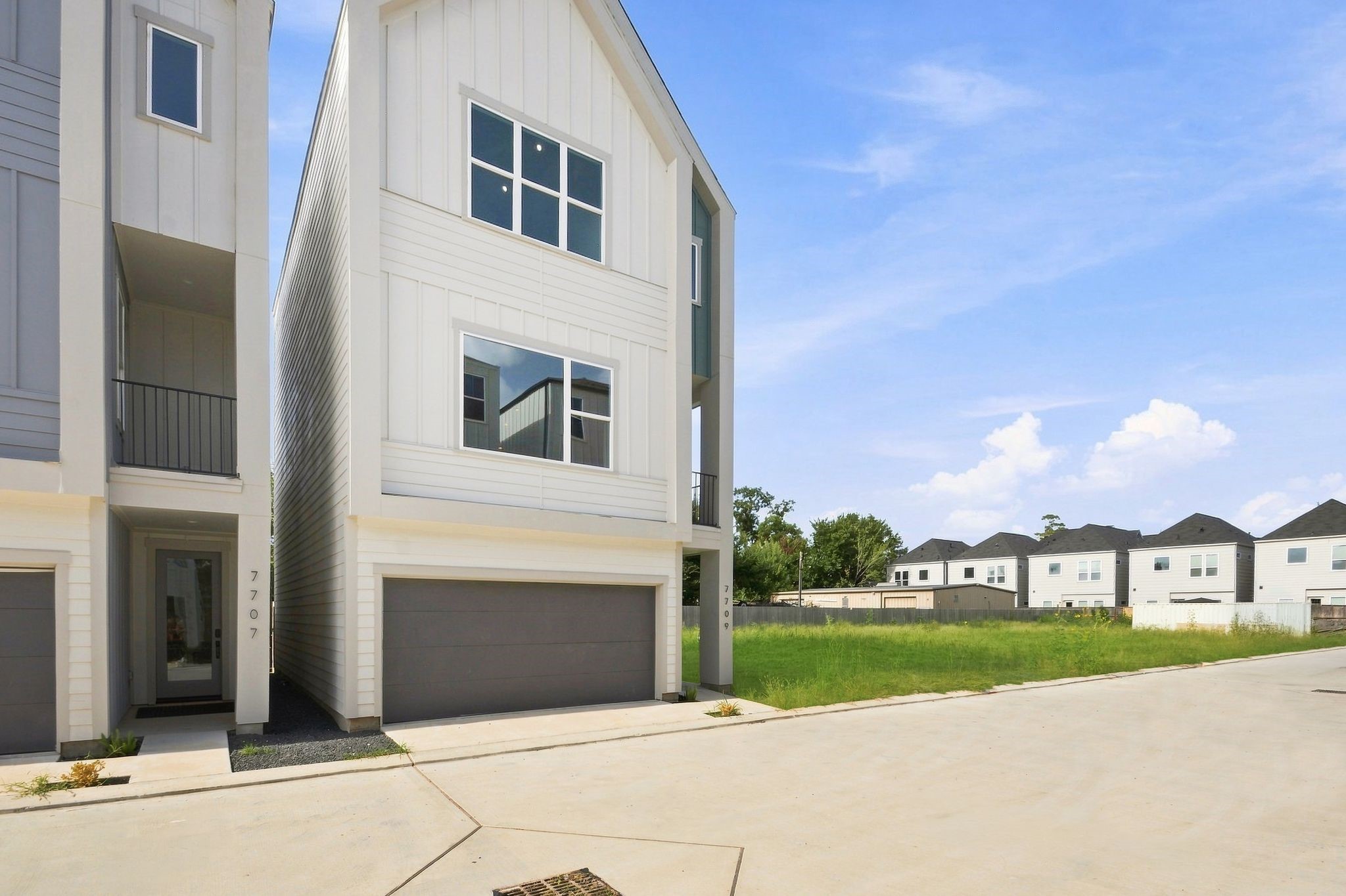 7709 Earl Rudder Way Houston, TX 77055 - Photo 4 of 50 Gallery Image 4