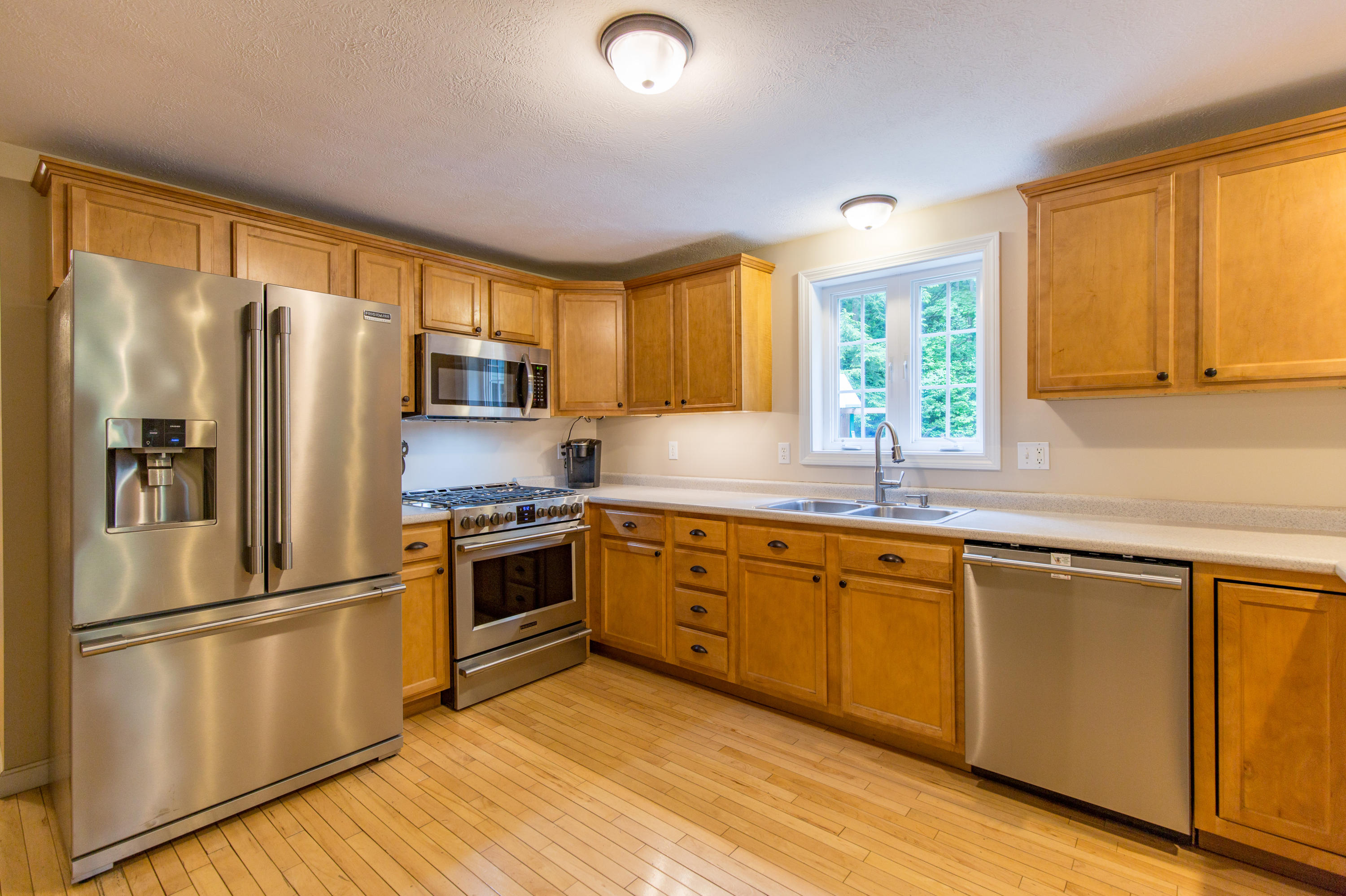 13 Holmes Road Saco, ME 04072 - Photo 10 of 46 Kitchen