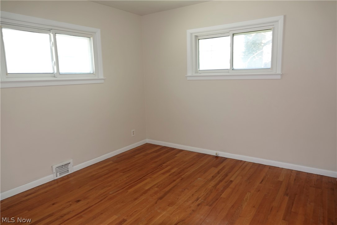 1661 Chelmsford Road Cleveland, OH 44124 - Photo 19 of 27
