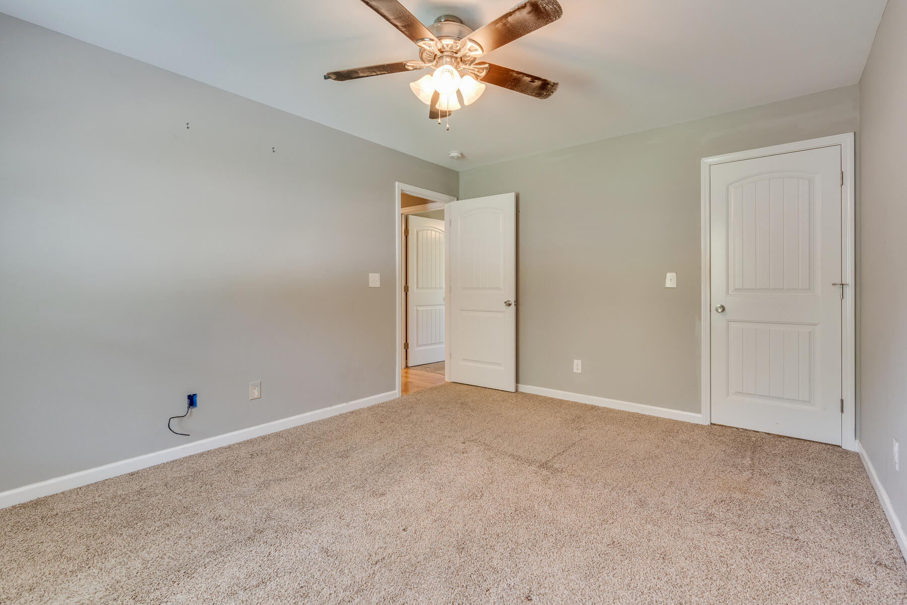 3105 Reservoir Road Kingsport, TN 37660 - Photo 11 of 22 015