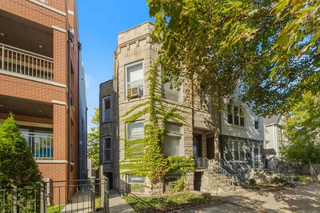 $850,000 | 2510 North Rockwell Street, Chicago, IL 60647