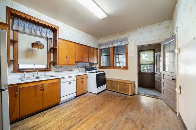 $850,000 | 2510 North Rockwell Street, Chicago, IL 60647