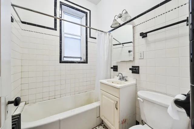 $850,000 | 2510 North Rockwell Street, Chicago, IL 60647