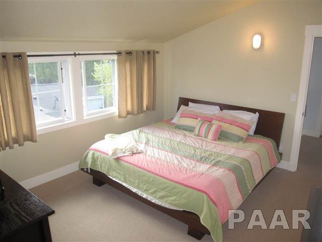 212 West Barrington Road Peoria, IL 61614 - Photo 11 of 15 Gallery Image 11