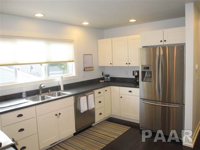 212 West Barrington Road Peoria, IL 61614 - Photo 8 of 15 Gallery Image 8