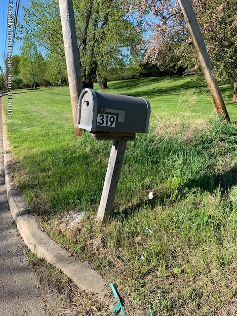 319 Fairfield Road Freehold, NJ 07728 - Photo 2 of 6