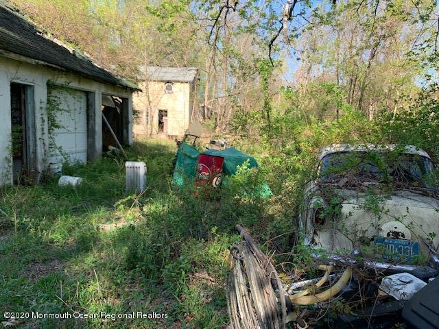 319 Fairfield Road Freehold, NJ 07728 - Photo 5 of 6