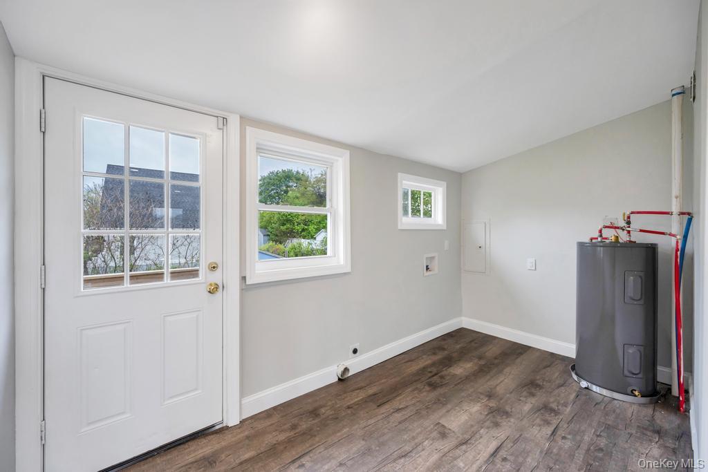 446 Riviera Drive Mastic Beach, NY 11951 - Photo 14 of 28