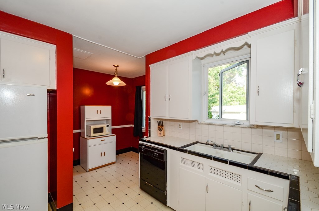 2215 Cranston Road Cleveland, OH 44118 - Photo 10 of 20 Gallery Image 10