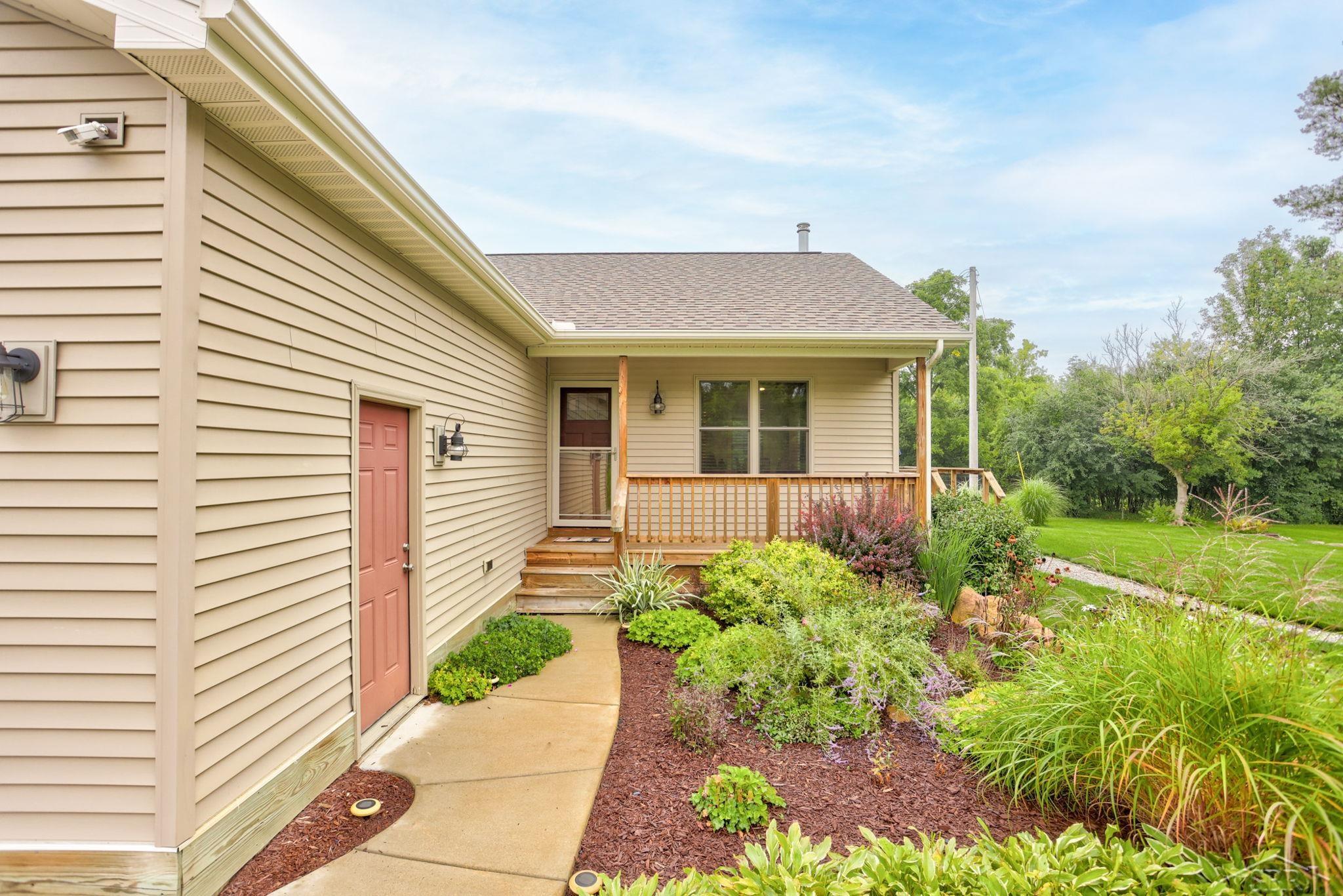 4179 Coldwater Road Flint, MI 48504 - Photo 7 of 76 50120504-6.JPG