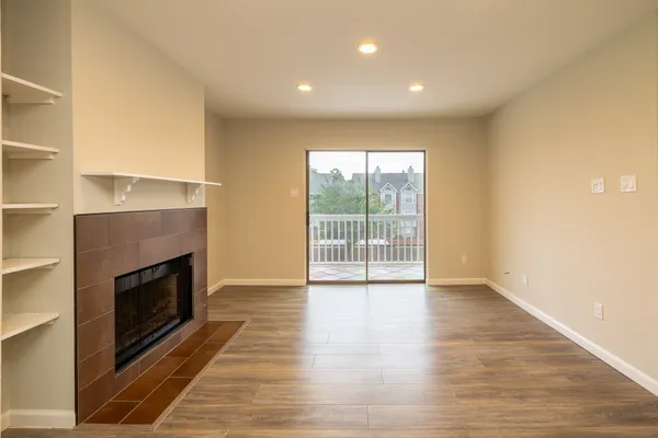 $1,295 | 2750 Holly Hall Street, Unit 1608, Houston, TX 77054