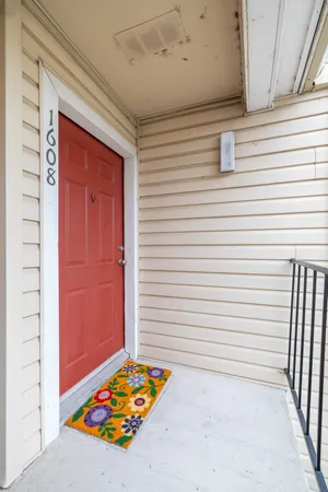$1,295 | 2750 Holly Hall Street, Unit 1608, Houston, TX 77054