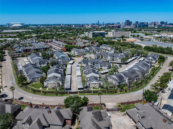 $1,295 | 2750 Holly Hall Street, Unit 1608, Houston, TX 77054