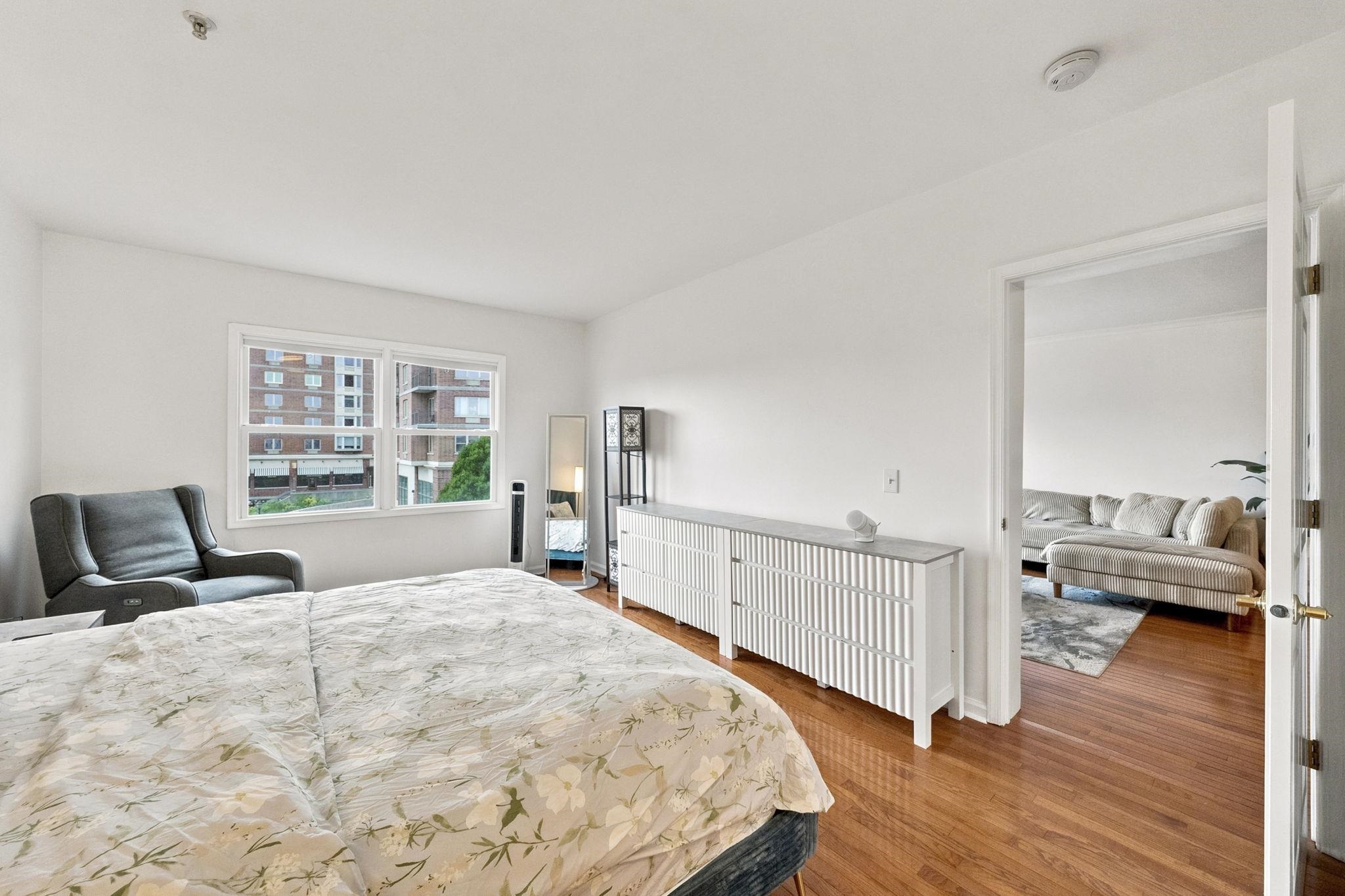 335 The Promenade, Unit 335 Edgewater, NJ 07020 - Photo 14 of 45 Gallery Image 14