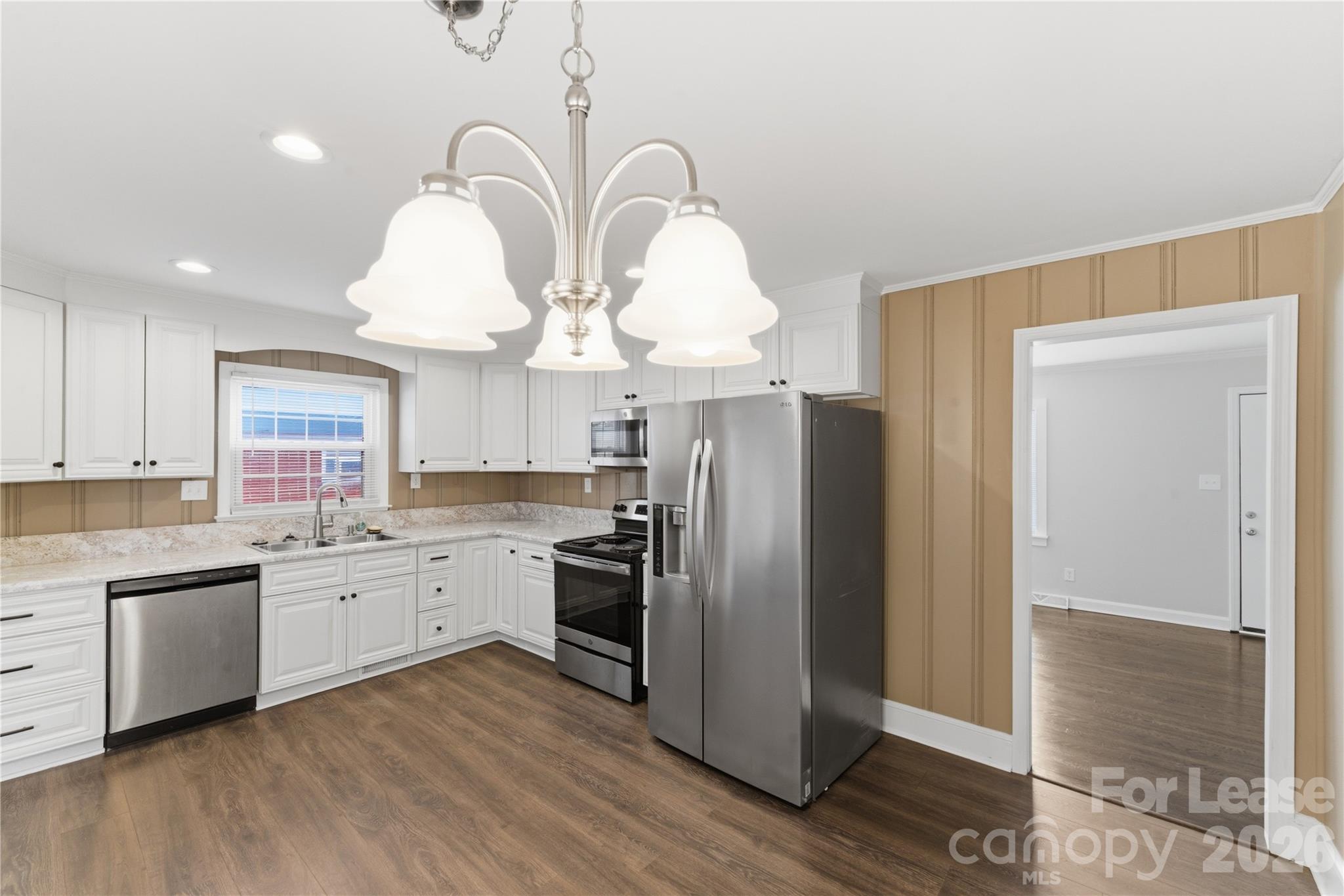 4000 Fieldcrest Road Charlotte, NC 28217 - Photo 15 of 26