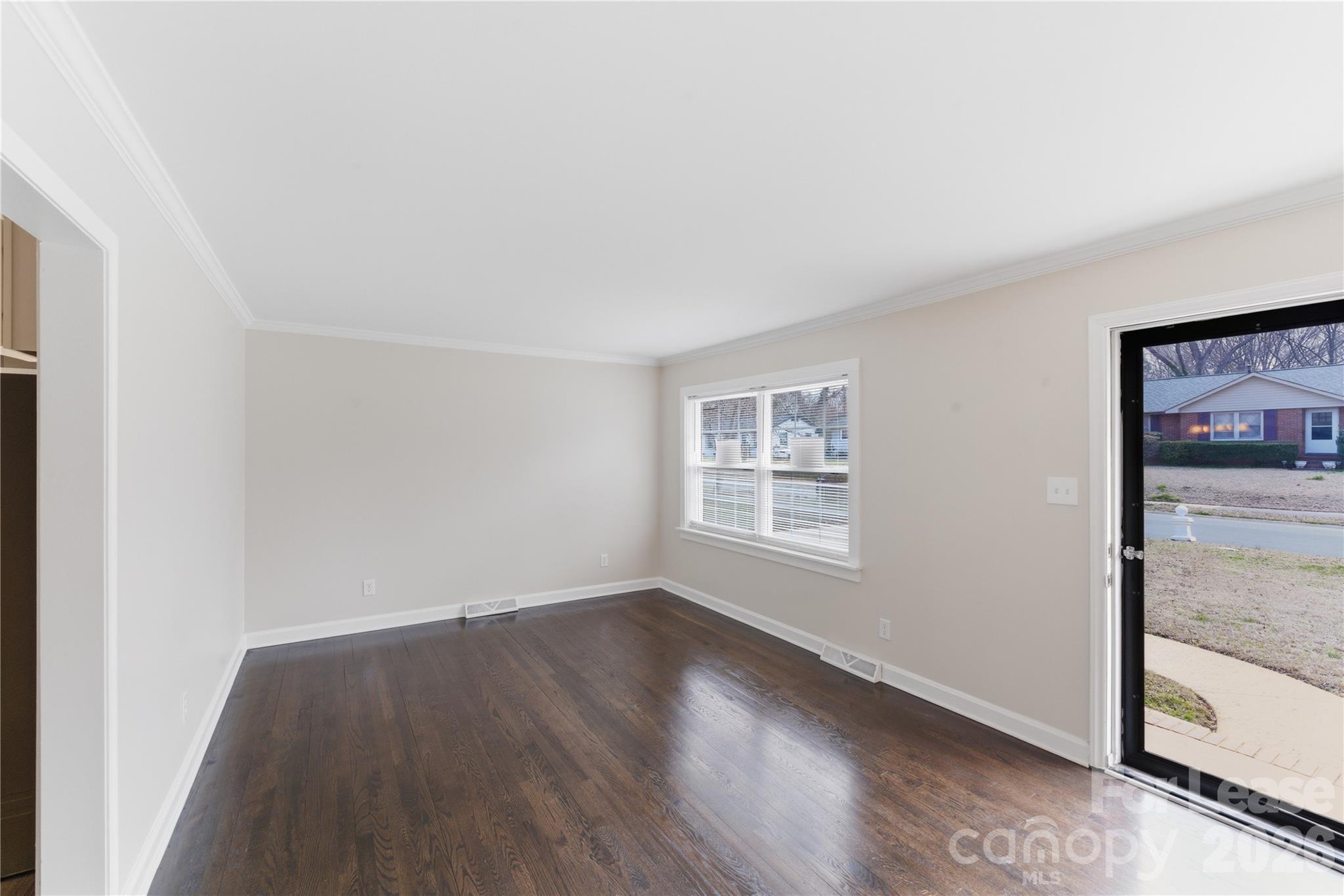 4000 Fieldcrest Road Charlotte, NC 28217 - Photo 2 of 26