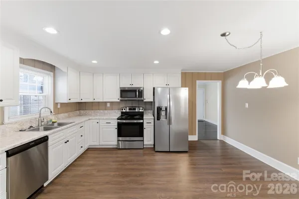 $2,399 | 4000 Fieldcrest Road, Charlotte, NC 28217