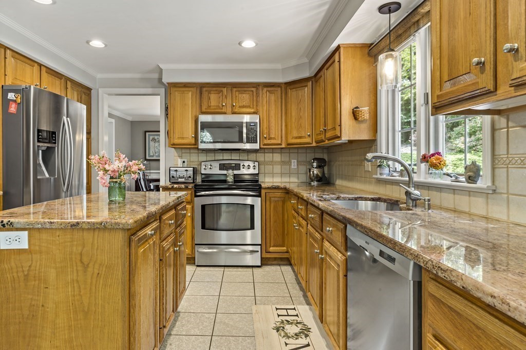 1850 Pine Hill Road Dighton, MA 02764 - Photo 11 of 40