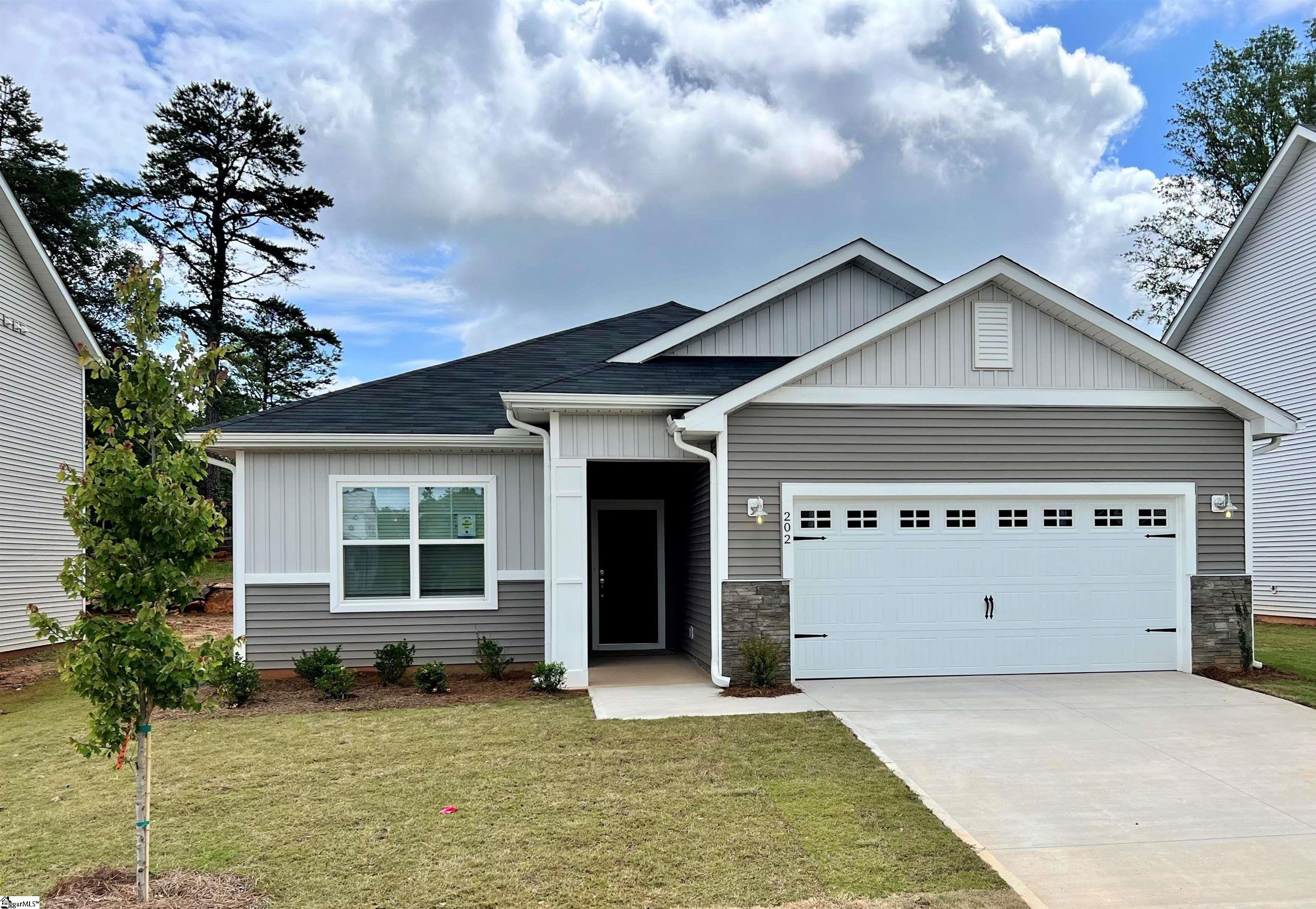 202 Rdg Pk Lane Greenville, SC 29607 - Photo 1 of 11 Gallery Image 1