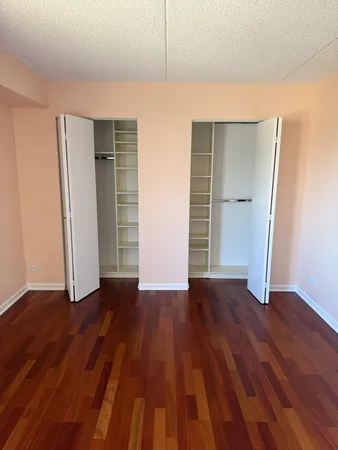 $1,800 | 475 Plum Creek Drive, Unit 209, Wheeling, IL 60090