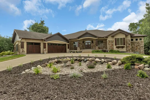 $975,000 | 1726 Blackberry Circle, Sartell, MN 56377