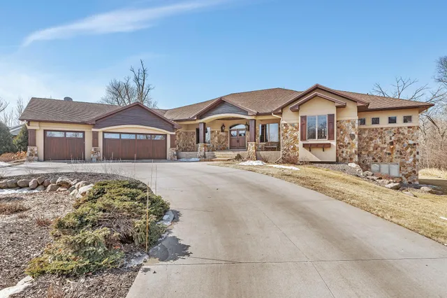 $975,000 | 1726 Blackberry Circle, Sartell, MN 56377