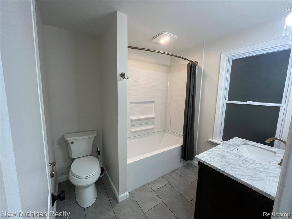 15133 Eddy Lake Road Fenton, MI 48430 - Photo 12 of 16 Gallery Image 12