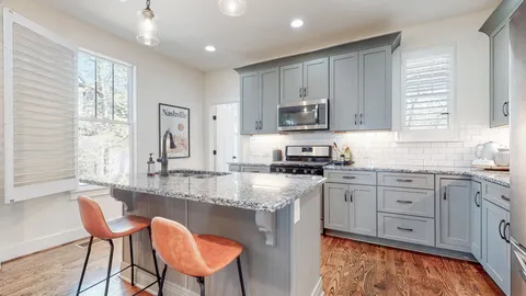 $678,500 | 524 East B E Bend Drive, Nashville, TN 37209