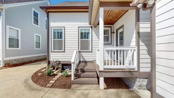 $678,500 | 524 East B E Bend Drive, Nashville, TN 37209