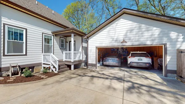 $678,500 | 524 East B E Bend Drive, Nashville, TN 37209