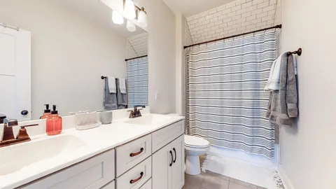 $678,500 | 524 East B E Bend Drive, Nashville, TN 37209