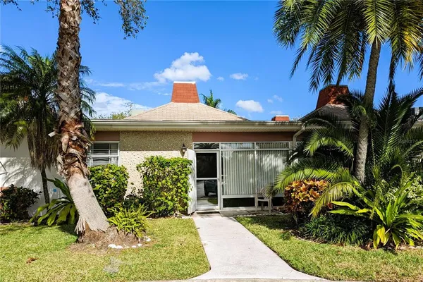 $1,250 | 4318 Tahitian Gardens Circle, Unit B, Holiday, FL 34691