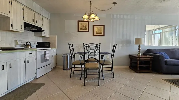 $1,250 | 4318 Tahitian Gardens Circle, Unit B, Holiday, FL 34691