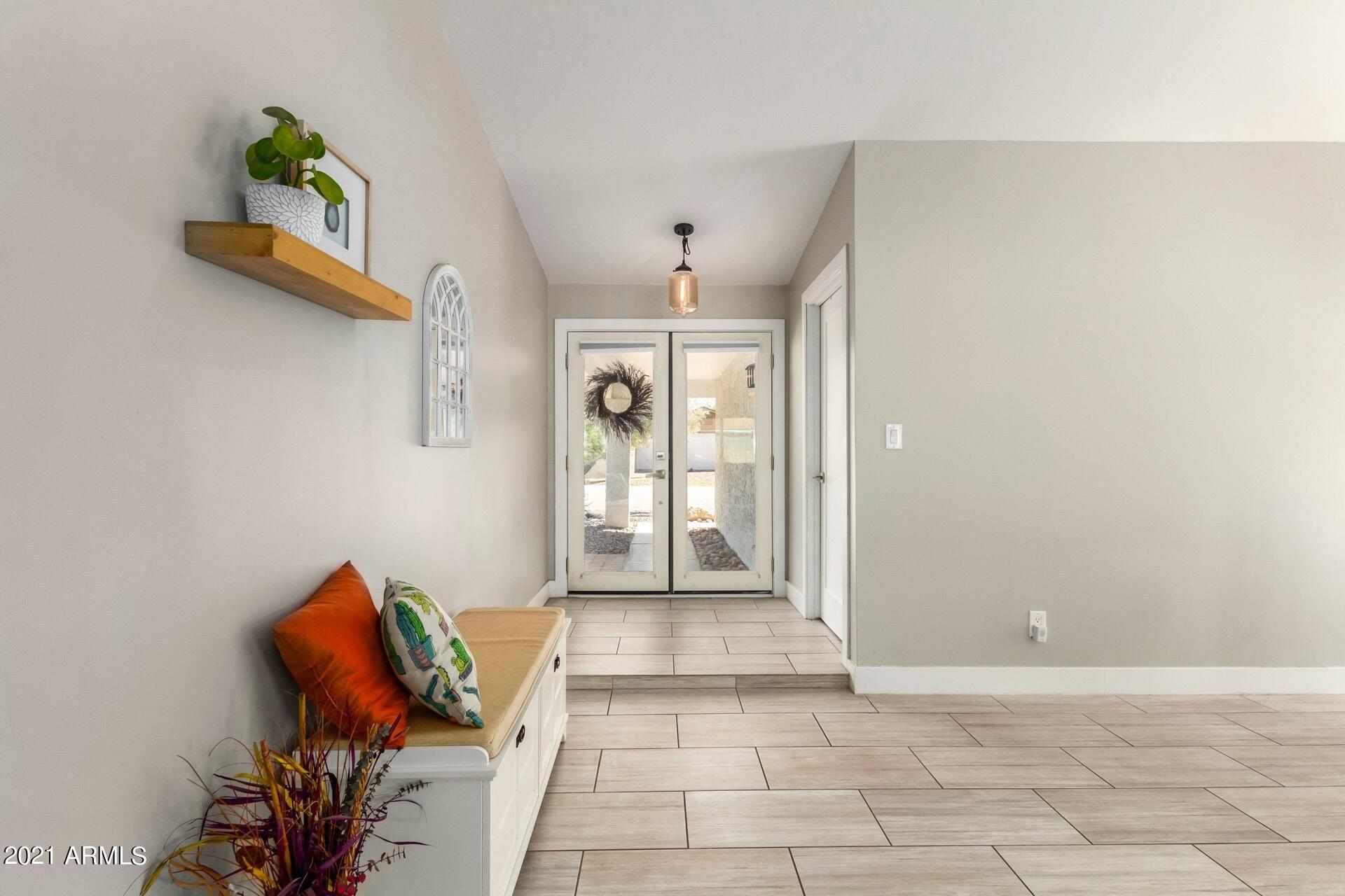 1746 East Redfield Road Tempe, AZ 85283 - Photo 4 of 25 Entryway