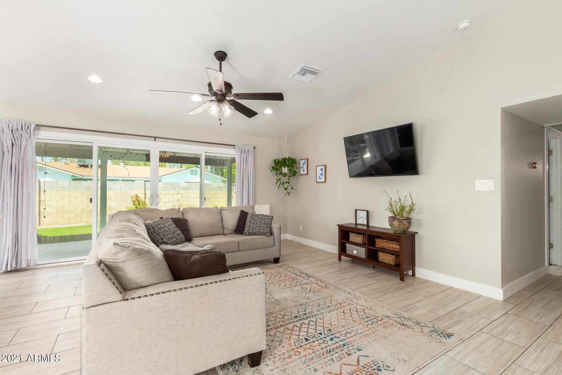 1746 East Redfield Road Tempe, AZ 85283 - Photo 7 of 25 Greatroom